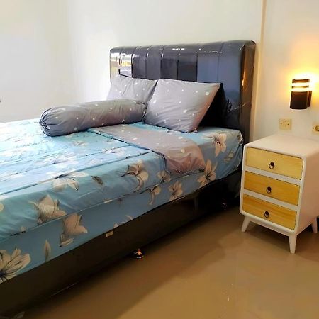 Homestay Omah Putih 반툴 외부 사진
